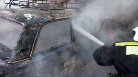 В воронежском микрорайоне Шилово подожгли 3 автомобиля