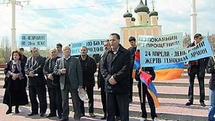 Сотни армян со всей области почтили память своих соотечественников