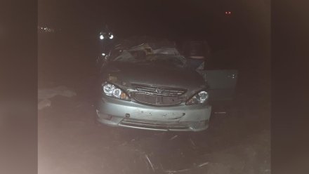 Toyota Camry перевернулась на воронежской трассе: 2 пострадавших