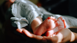 В воронежскую больницу попал 1,5-годовалый мальчик с синяками и ссадинами