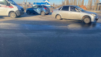 Пенсионерку госпитализировали после ДТП с двумя иномарками в Воронежской области