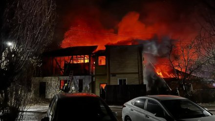 Два многоквартирных дома загорелись в Левобережном районе Воронежа