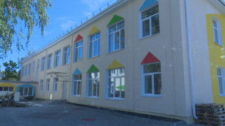 Депутат Госдумы Евгений Ревенко проверил ремонт лискинского детского сада