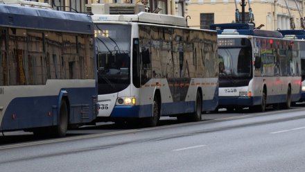 Появилось видео с автобусом, протаранившим иномарку в Воронеже