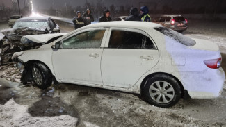 Два человека попали в больницу после ДТП на заснеженной дороге в Воронеже