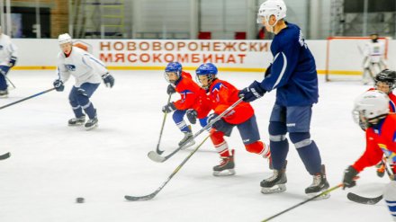 Воронежский «Буран» провёл мастер-класс для нововоронежских хоккеистов