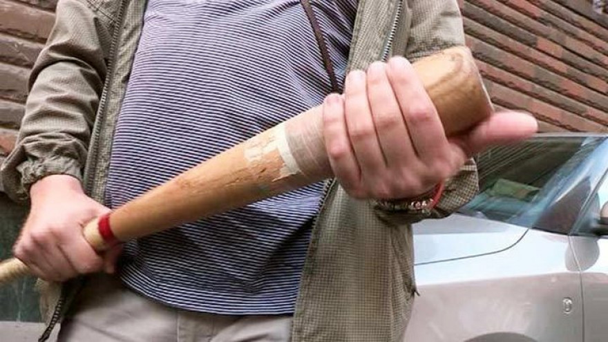 В Воронеже участливый прохожий получил битой по голове, разнимая драку автомобилистов