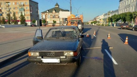 В Острогожске 18-летний парень на Audi‎ сбил дорожного работника