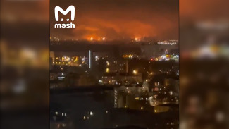 Склад НЛМК в Липецке охватило огнём после взрыва: появилось видео
