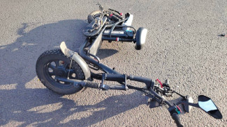 В центре Воронежа водитель Kia сбил мужчину на электроскутере