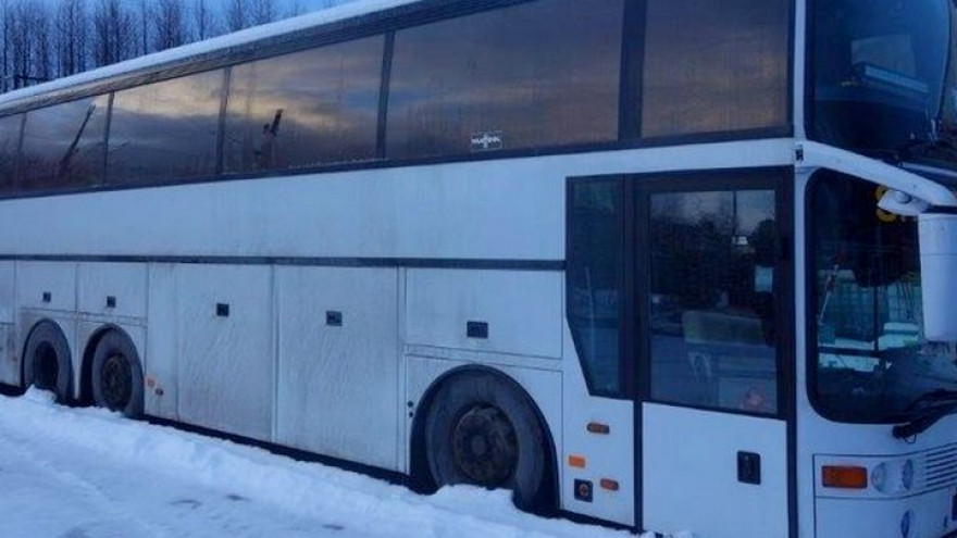 Под Воронежем полицейские «отогрели» сломавшийся на трассе автобус с пассажирами