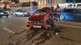 ДТП с Mercedes на проспекте Революции 