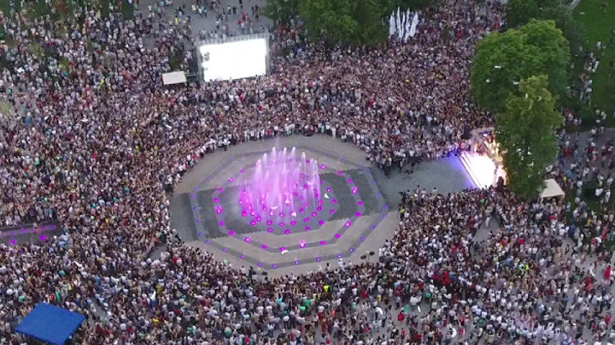 Трансляция площадь. Советская площадь Воронеж 2018. Советская площадь Воронеж. Отрадная площадь трансляция.