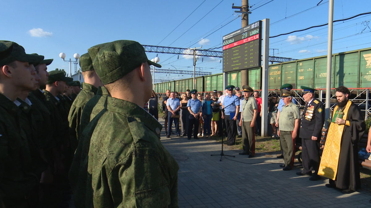 Особая честь. Воронежские призывники впервые за несколько лет отправились  служить на границу | 01.07.2024 | Воронеж - БезФормата