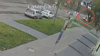 Момент гибели убитого дорожным знаком подростка сняли на видео