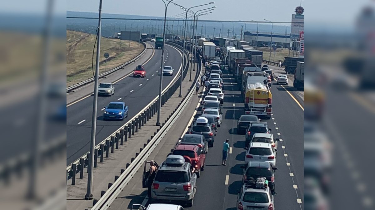 Дорога дон пробки. Пробки трасса м4 Дон Новочеркасск. М4 Дон Воронеж. Трасса м4 Дон Воронеж. Пробка на Ростовской трассе м4 Дон.