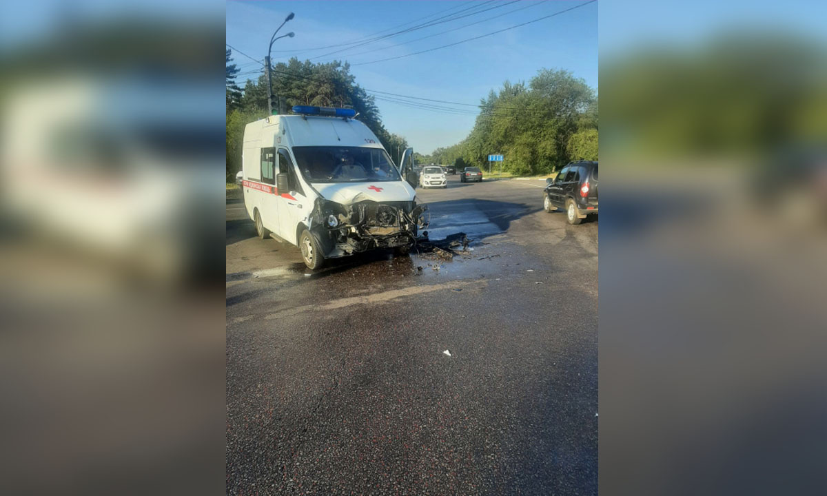 В Воронеже два человека попали в больницу после столкновения скорой и ВАЗ- 2115 – Новости Воронежа и Воронежской области – Вести Воронеж