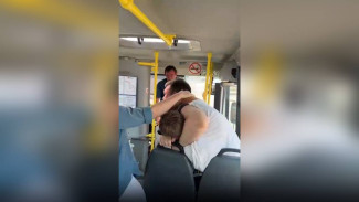 В воронежской маршрутке мужчина сломал нос 16-летнему парню