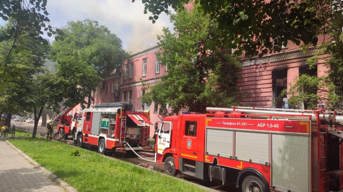 Из горящего хлебозавода в центре Воронежа эвакуировали почти 50 человек –  Новости Воронежа и Воронежской области – Вести Воронеж