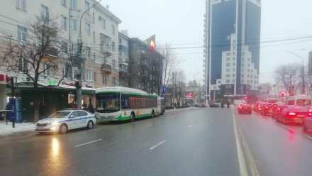 На Заставе в Воронеже столкнулись автобусы: два человека ранены