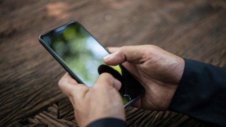 Воронежец едва не лишился дорогого телефона из-за долга по алиментам