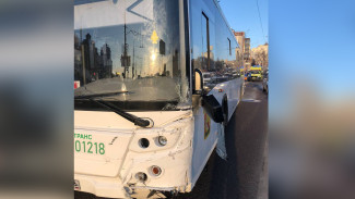 В аварии с маршруткой №8 и иномаркой в Воронеже пострадал 4-летний мальчик