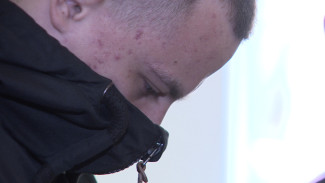 Водитель Mercedes в суде встал на колени перед родителями сбитого студента в Воронеже