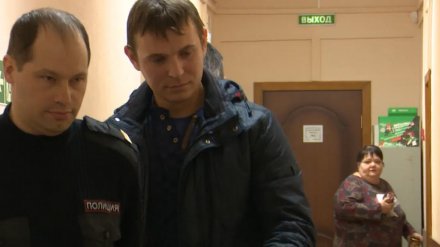 Троих воронежских экс-полицейских лишили свободы на 3,5 года за пытки электрошокером