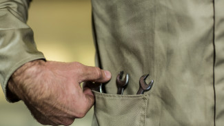 Воронежского слесаря незаконно уволили с работы за отгул