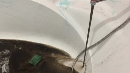 Жители райцентра под Воронежем: «Третий день из крана идёт чёрная вода»