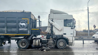 Женщина пострадала в массовом ДТП с фурами под Воронежем