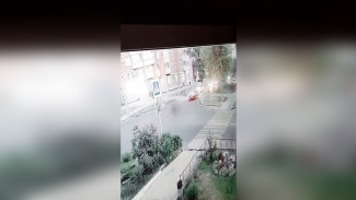 Появилось видео, как иномарка на зебре сбила 11-летнего воронежского мальчика