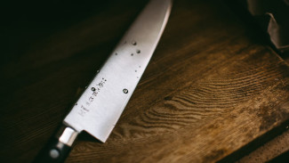 Женщина из воронежского села напала с ножом на сожителя