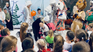 Воронежский ТЦ «Ласточкино» провёл новогоднюю акцию для детей