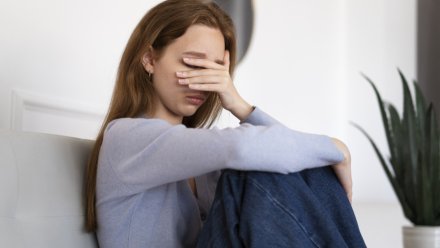 Аналитик банка потеряла более 1,4 млн рублей после знакомства с «успешным трейдером»
