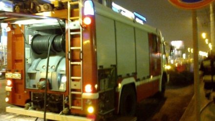 Спасатели эвакуировали 6 человек из загоревшейся в многоэтажки в Воронеже