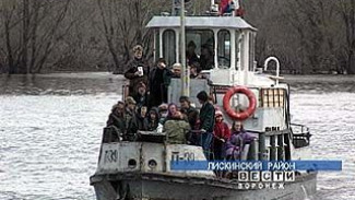 Из-за паводка село Титчиха превратилось в остров