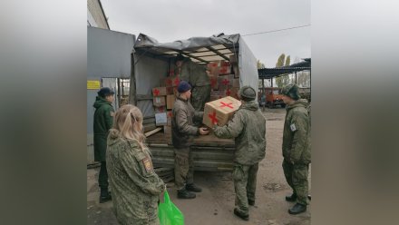 Воронежские чиновники доставили гуманитарную помощь в одну из воинских частей 