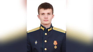 Выпускника воронежской Военно-воздушной академии наградили орденом Мужества