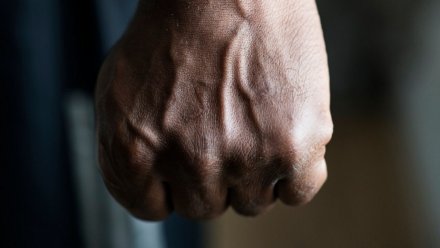 В Воронежской области визит гостя закончился для женщины переломом 8 рёбер