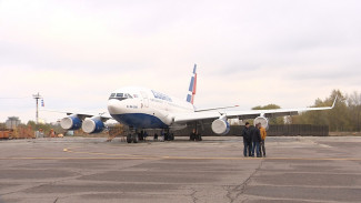 Красивый и надёжный. 35 лет назад в небо впервые поднялся воронежский Ил-96-300