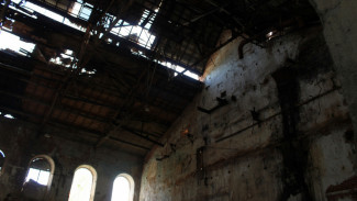 Смертельно опасные руины завода под Воронежем решили закрыть от любителей селфи 