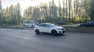 В Воронеже BMW на зебре сбил 28-летнюю девушку
