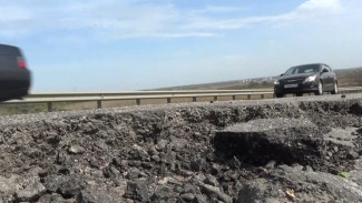 Автомобилисты оказались в опасности из-за оползня в Воронежской области