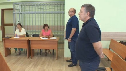 В Воронеже экс-футболисты «Факела» избежали тюрьмы за аферу на 2,5 млн рублей