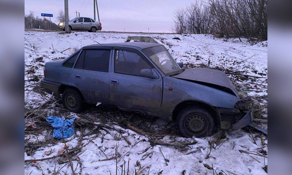 Компания молодёжи попала в аварию на трассе Воронеж – Луганск – Новости  Воронежа и Воронежской области – Вести Воронеж