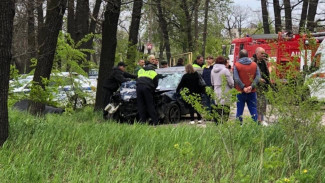 Забор частного дома в воронежском микрорайоне снёс пьяный автомобилист