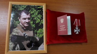 Семье погибшего на СВО воронежца вручили орден Мужества