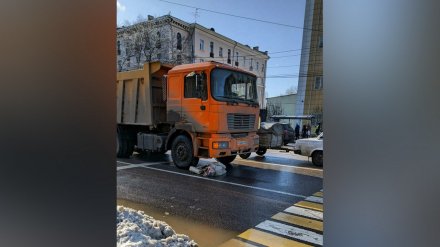 Грузовик сбил 78-летнюю бабушку у пешеходного перехода в центре Воронежа
