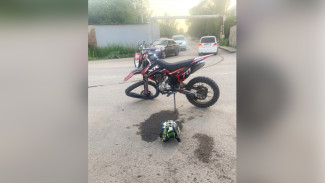 В Воронежской области мотоциклист-подросток и его пассажир пострадали в ДТП с Chery 